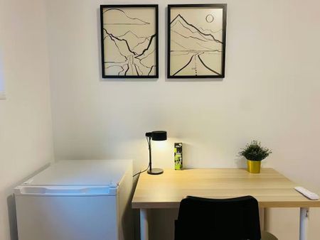 Avenida de la Albufera, Madrid, Community of Madrid 28038 - Photo 5