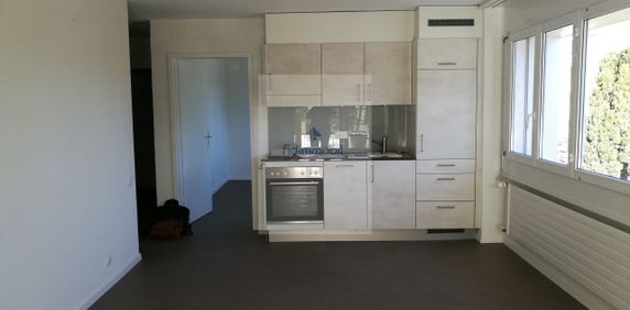 Appartement protégé de 2 pièces, réservé aux personnes à l'AVS/AI - Foto 2