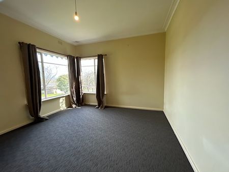 308 Highview Crescent, Lavington - Photo 5