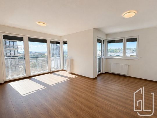 Apartment for rent, 2+kk - 1 bedroom, 68m - Photo 1