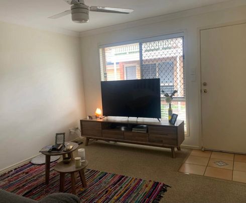 Holland Park West - Photo 1