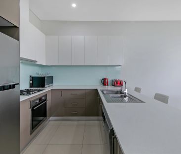 Exclusive Top-Floor Living in a Premier School Catchment - Photo 3
