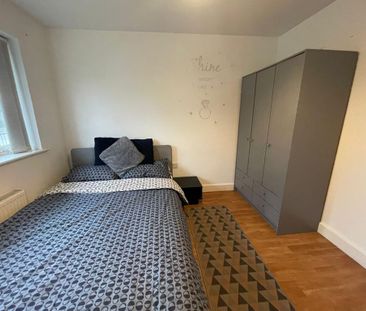 1 bedroom in a house share to rent - Photo 5