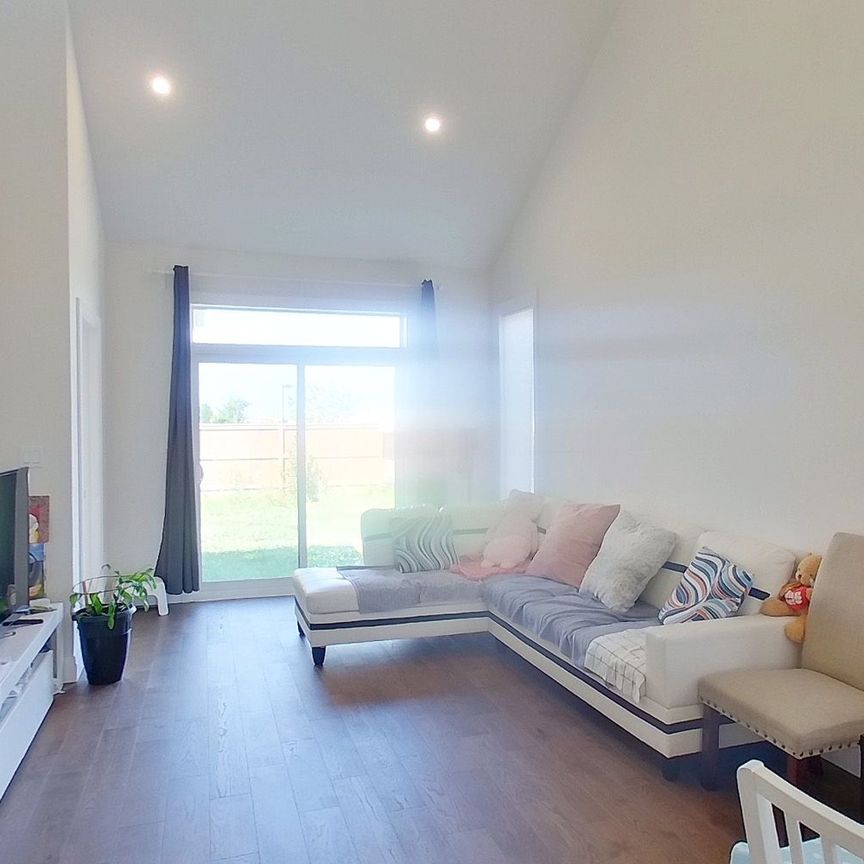 For Lease - 619 Freeport Street, London North, Ontario - Photo 1