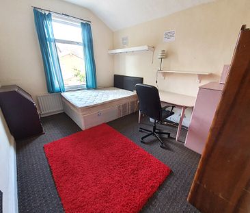 7 Bed Student Accommodation - Photo 3