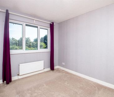 3 bedroom end of terrace house to rent - Photo 4