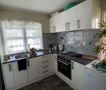 PAPAKURA, 2 BEDROOMS - Photo 6
