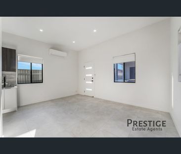 1/35A Camden Street, Fairfield Heights, NSW 2165 - Photo 3