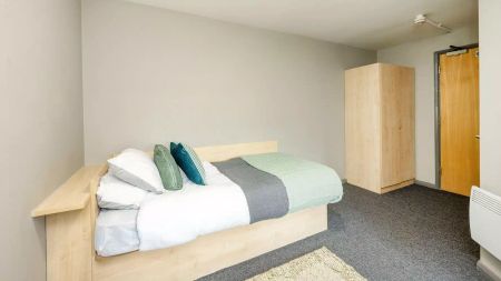 Classic 2 Bed Flat - Photo 5