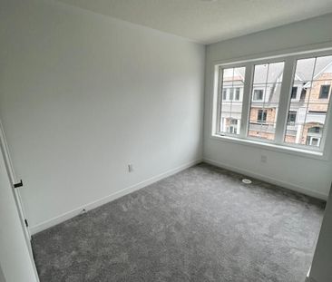 For Lease - 4 Calloway Drive, Whitby, Ontario - Photo 3