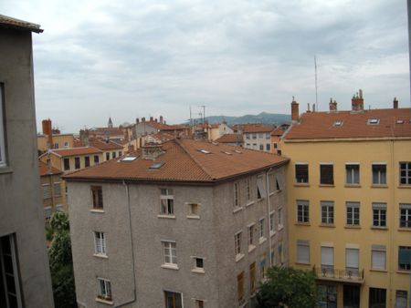 APPARTEMENT T3 A LOUER LYON 4EME ARRONDISSEMENT Grande Rue-Bertone - Photo 3