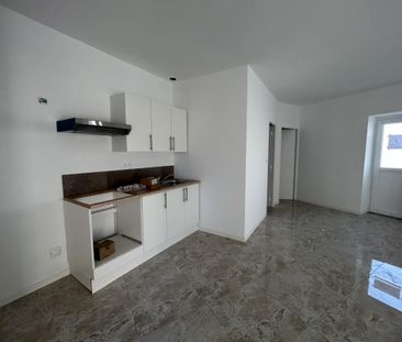 Location Appartement 3 pièces 56m² ROANNE 42300 - Photo 4