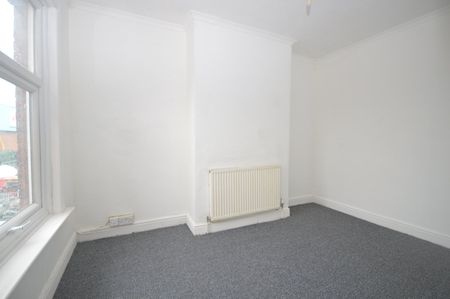 2 bedroom house - Photo 2