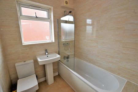 2 bedroom House To Let - Photo 2