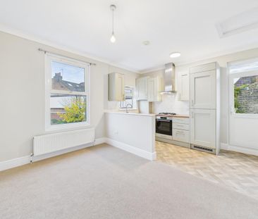 4 bedroom flat to rent - Photo 6