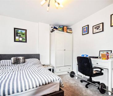 3 bedroom end of terrace house to rent - Photo 6