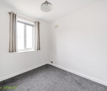 2 bedroom end of terrace house to rent - Photo 2