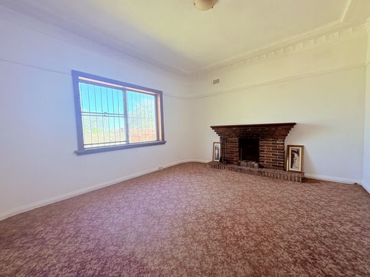 CLOSE TO ALL AMENITIES! - Photo 1