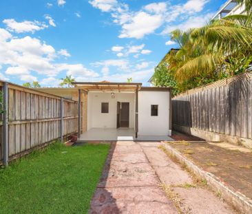 Charming 2 bedroom semi - Photo 1