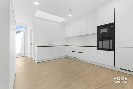 Volledig gerenoveerde woning (anno 2025) met 3 ruime slaapkamers, ruime garage + tuin te Ieper - Photo 5