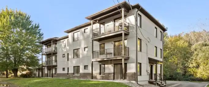 32 Rue Campeau, #1 | 32 Rue Campeau, #1, Gatineau - Photo 1