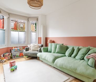 3 Bed Terraced House, Alton Road, N17 - Photo 2
