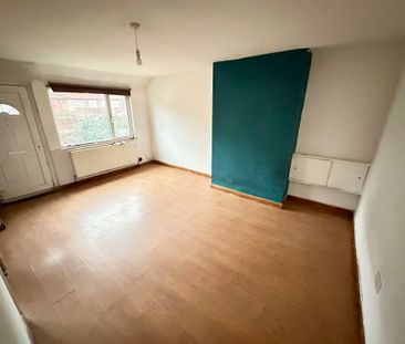 Longroyd Crescent North, Leeds - Photo 1