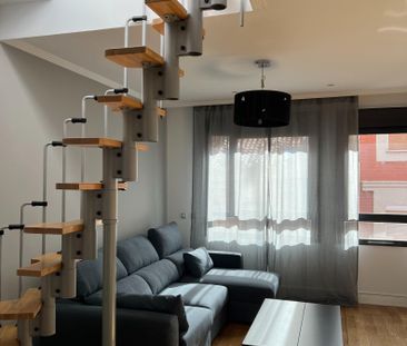 Luminoso estudio ático con espectacular terraza de 38 m² - Foto 3
