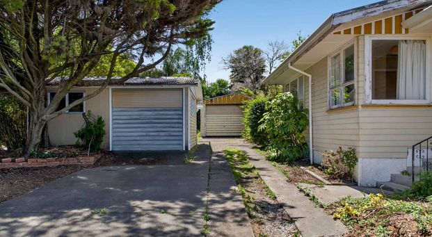 Two Bedroom House For Rent! - Photo 1