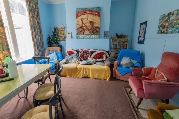 5-Bedroom Flat for Rent – Wi-Fi Included! - Photo 1