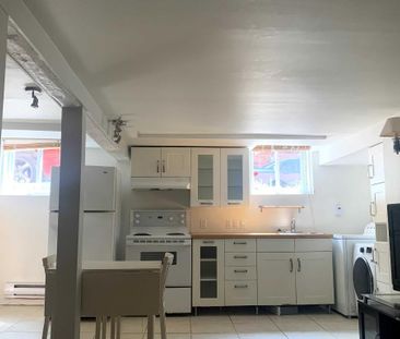 LOFT AIRE OUVERTE Saint-Lambert 5 minutes à pieds du Métro Longueuil - Photo 2