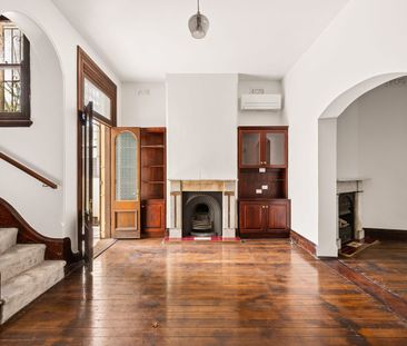 Oversized corner home with north aspect and parking - Photo 1