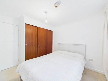 4 bedroom townhouse to rent - Photo 4