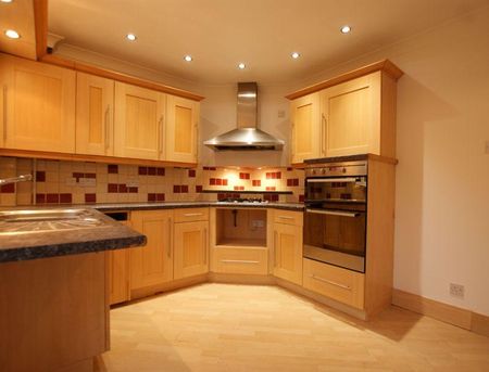 2 bedroom terraced house to rent - Photo 4