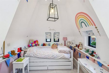 5 bedroom semi-detached house to rent - Photo 4