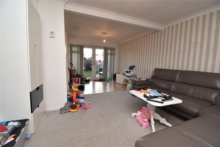 Kingsman Drive, Clacton-on-Sea, Essex, CO16 8UR - Photo 2