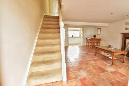 50 High Street, Ballyhalbert, BT22 1BL - Photo 3