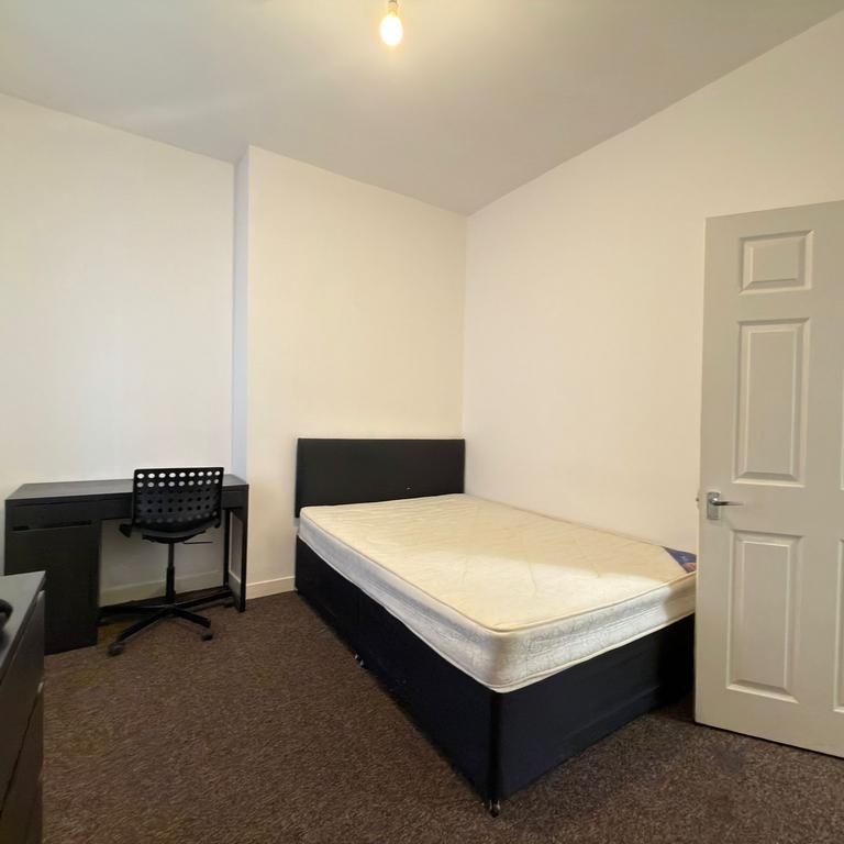 5 bedroom terraced house to rent - Photo 1