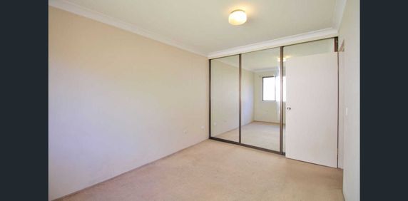 12 Month Lease Only, Close to Schools and Resturants - Photo 2