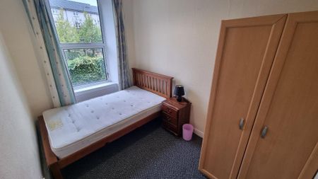 4 bedroom flat to rent - Photo 4