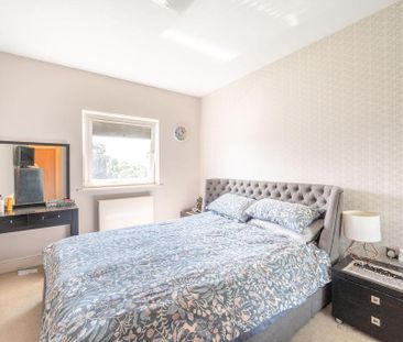 3 bedroom flat to rent - Photo 5