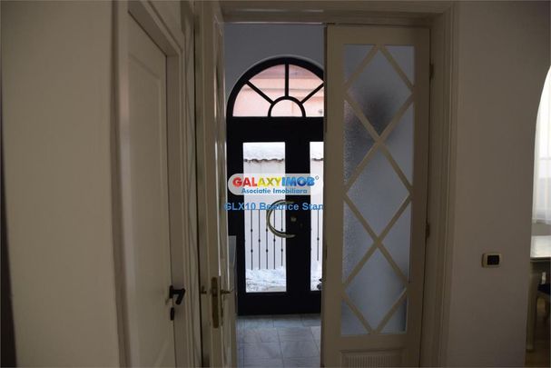 Casa cocheta ideala pentru resedinta de familie MOSILOR / OBOR - Fotografie 1