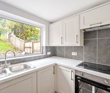 3 bedroom semi-detached house to rent - Photo 6