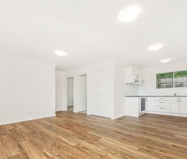 Unique granny flat offering stylish finishes and privacy. - Photo 3