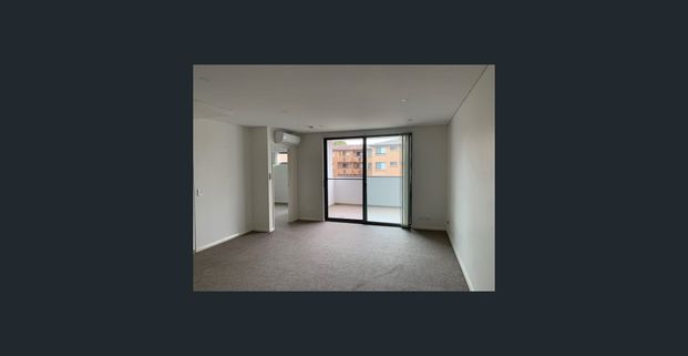 Large 2 bedroom apartment next to the westfield - Photo 1