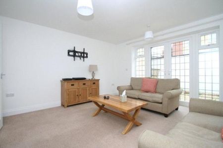 Tudor Gardens, WORTHING - Photo 4