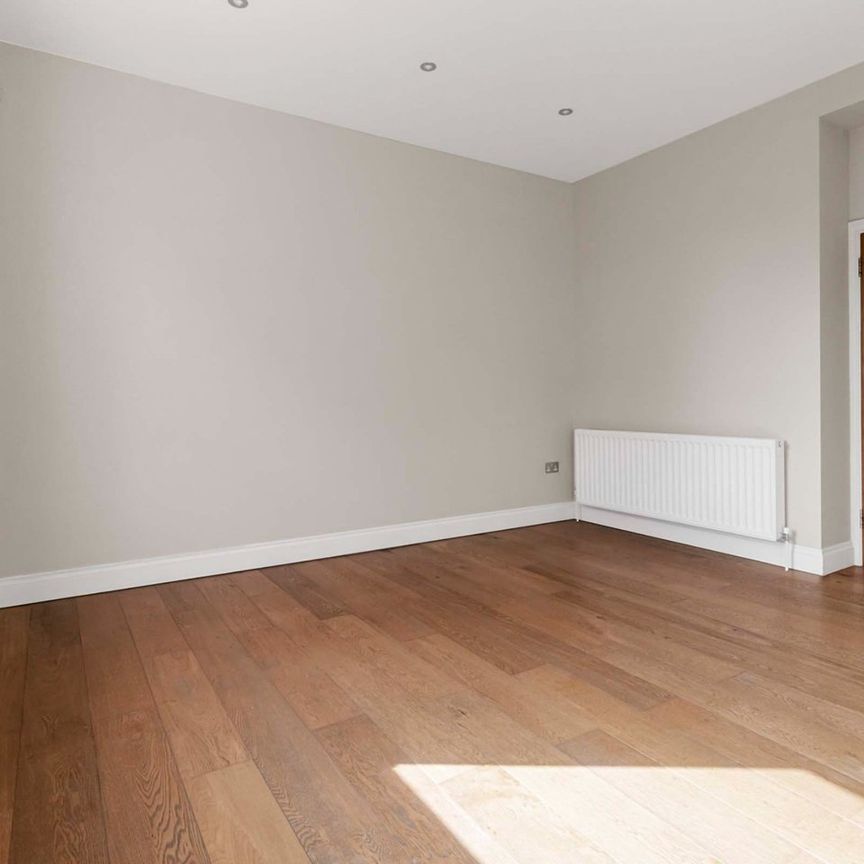 1 Bed Flat, Greenwood Road, E8 - Photo 1