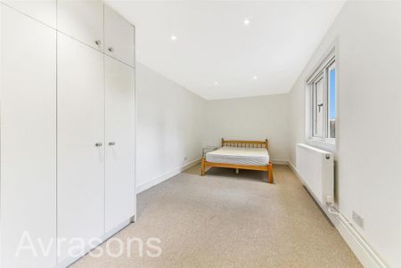 3 bedroom flat to rent - Photo 5