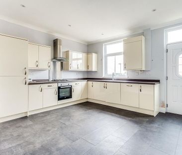 4 bedroom terraced house to rent - Photo 2