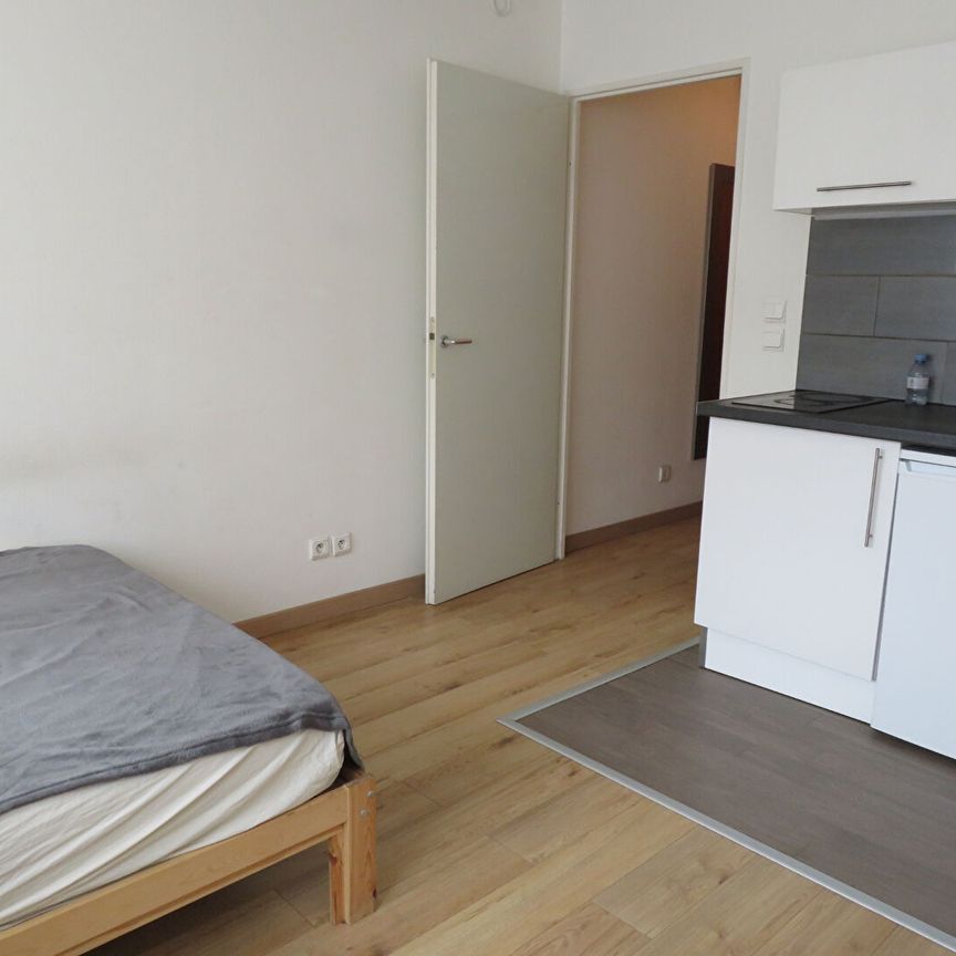 Appartement à louer - REIMS RUE CLOVIS - Photo 1